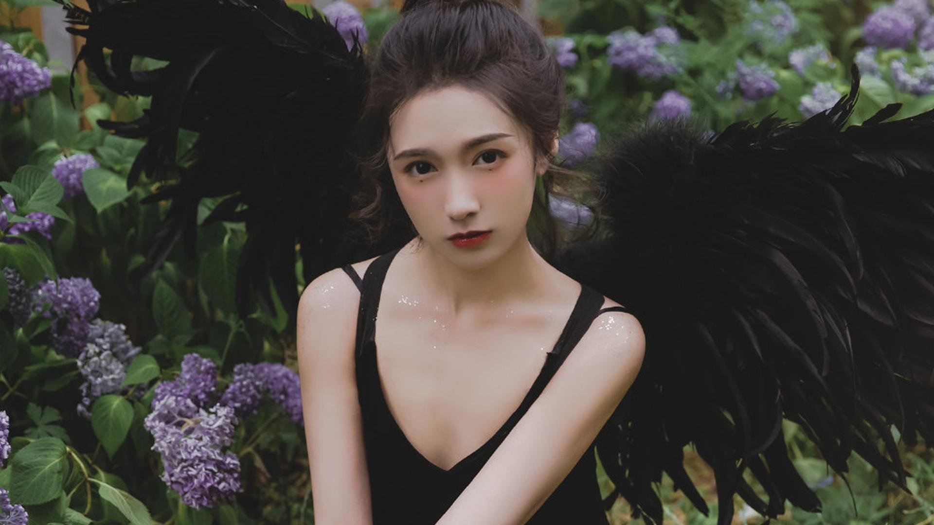 爱游戏在线登录入口-“足球场馆全面升级，确保未来赛事顺利举行”，足球展厅