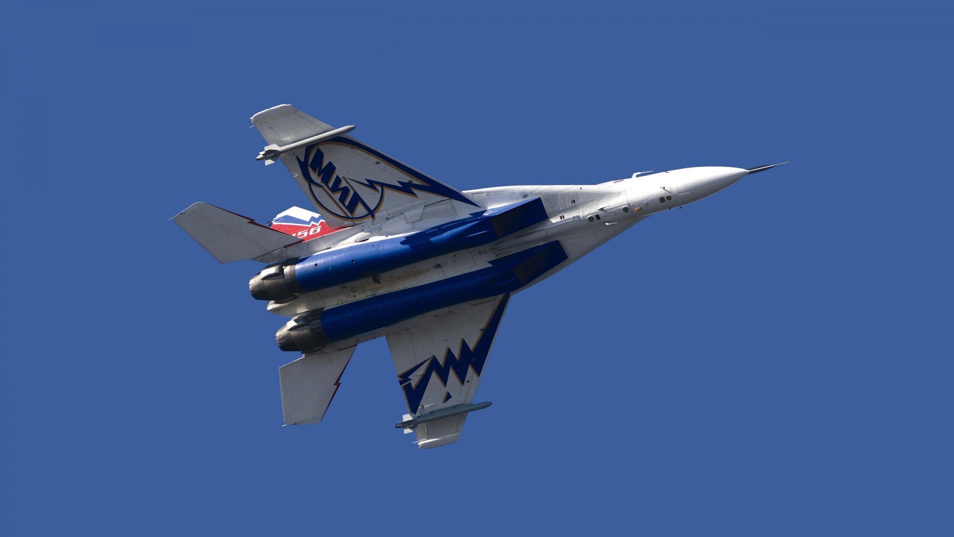 多特蒙德引进新后卫，德甲豪门加强实力，多特蒙德德甲第几