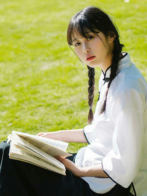 爱游戏电竞官网-维达德卡萨布兰卡计划举办国际足球训练营，促进交流，达维德卡拉布里亚